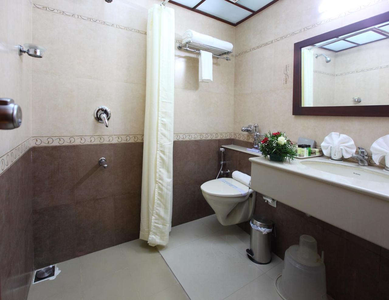 พาร์ค เรซิเดนซี ลักชัวรี บิสซิเนส โฮเต็ล Hotel Kochi ภายนอก รูปภาพ